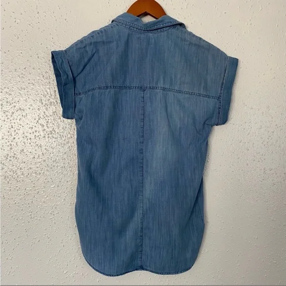 J Crew denim top. Like new. Very cute and flattering! - Picture 5 of 6